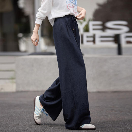 【07/30新品6.5折】熙世界宽松bf慵懒风阔腿裤女夏秋2025年新款松紧腰薄款休闲长裤子 商品图3