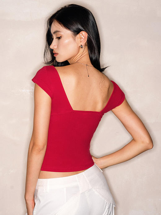 TR她热 玫瑰小衫 红色弹力防晒带胸垫复古鸡心领T恤短袖上衣 商品图3