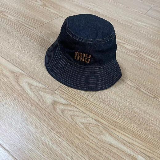 点此购买 miumiu四季款女士渔夫帽 yb 325627 商品图1