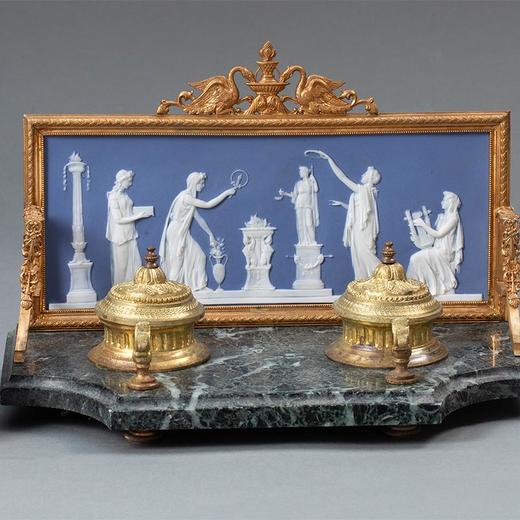 【已售】独角鹿西洋古董法国大理石底座嵌古典人物主题韦奇伍德风瓷片装饰天鹅卷叶纹铜鎏金精雕墨水台 商品图0