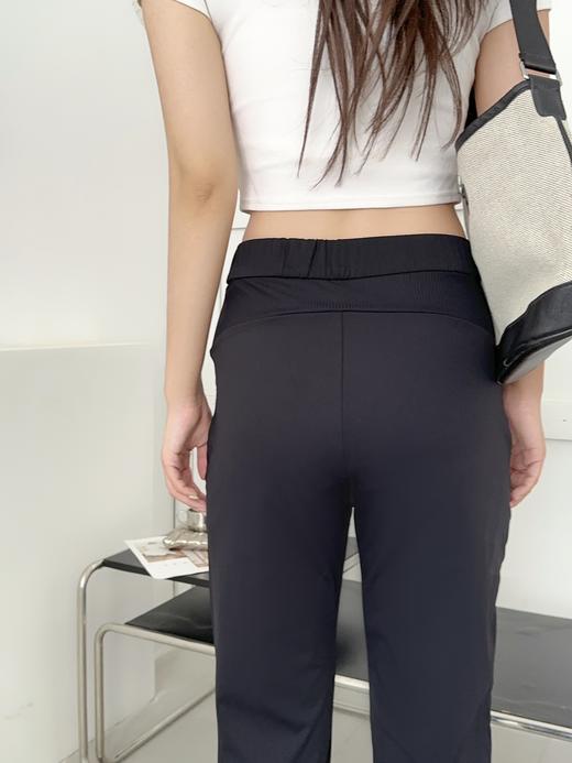 点此购买 迪桑特夏季女士户外运动休闲速干长裤 37 325558 商品图6