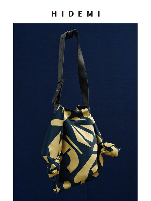 HIDEMI 我们做印花系列手绘纯原创抽象几何感艺术油画印花设计感缎面背包 商品图2