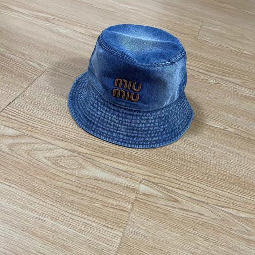 点此购买 miumiu四季款女士渔夫帽 yb 325627 商品图2