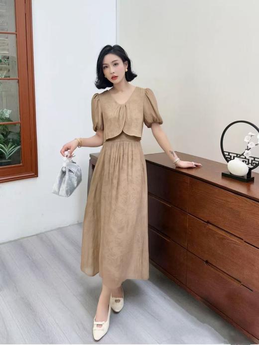 【必入推荐】 吊牌价1688元【MYBL】8631假两件暗纹天丝收腰显瘦连衣裙-喜出 商品图3