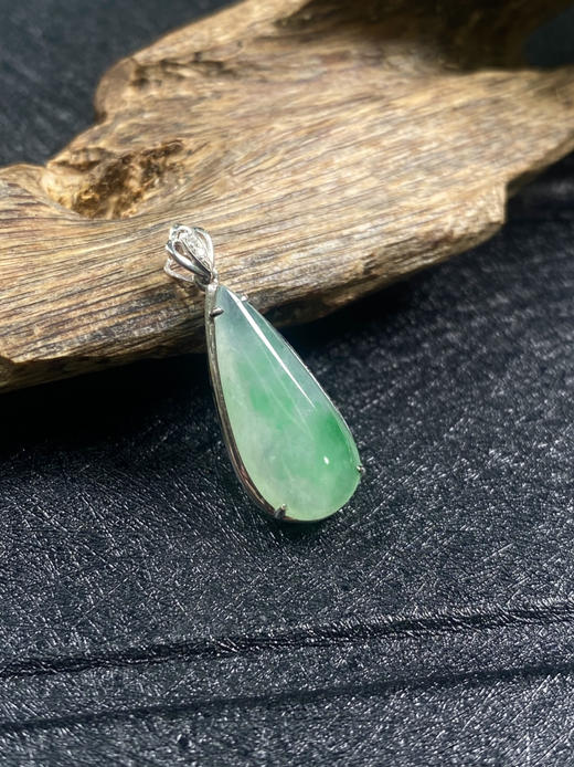 【FC0083】18K金镶嵌翡翠水滴吊坠 水润光泽 色泽亮丽 款式精美 商品图0