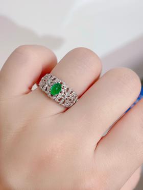 0.8ct蛋面祖母绿戒指