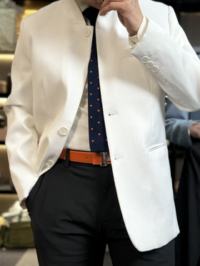 单口袋纯色多扣外套