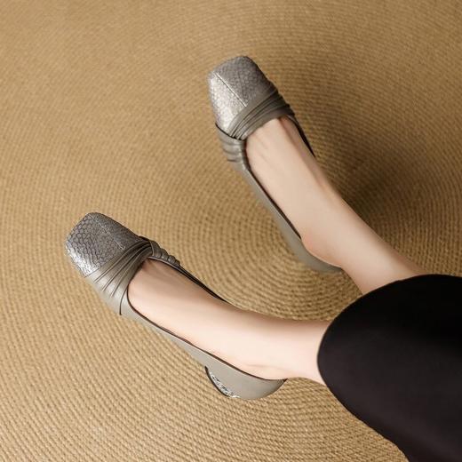 【预售5天】复古新款方头真皮褶皱软牛皮拼接浅口鞋法式粗低跟单鞋女NJMK&K1709 商品图1