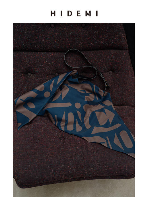 HIDEMI 我们做印花系列手绘纯原创抽象几何感艺术油画印花设计感缎面背包 商品图3