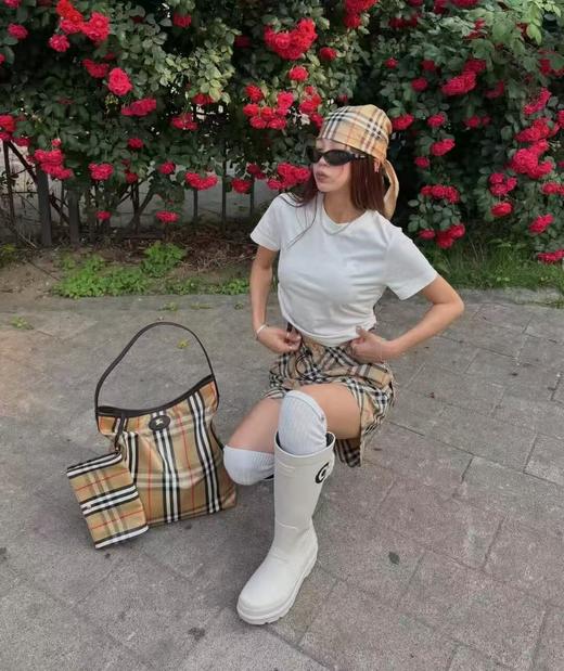 巴宝莉  骑士徽标 最新格纹托特包 长版（EJ*MM） 商品图4