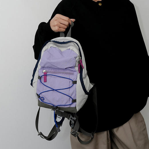 热卖！高颜值 轻便能装！2025年新款S系列 椒盐和猫 户外撞色多用途双肩登山包 撞色设计 轻盈方便 商品图11
