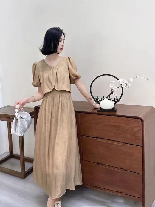 【必入推荐】 吊牌价1688元【MYBL】8631假两件暗纹天丝收腰显瘦连衣裙-喜出 商品图5