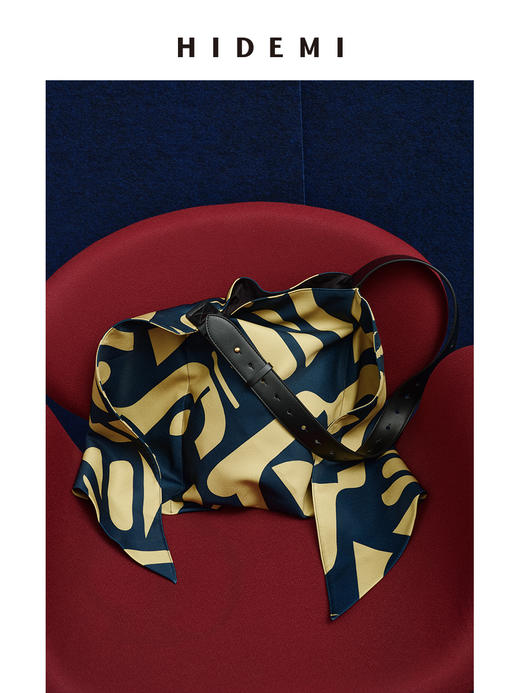 HIDEMI 我们做印花系列手绘纯原创抽象几何感艺术油画印花设计感缎面背包 商品图0