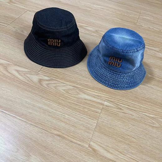 点此购买 miumiu四季款女士渔夫帽 yb 325627 商品图0