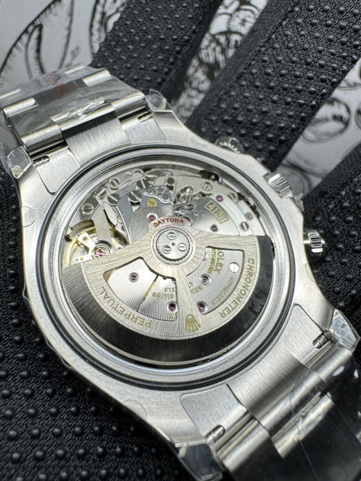 『v厂victory』clean厂c厂4131新款/黑迪4131黑钢迪126500 黑色通过图片对比➕表盘的三个银色小圈，4131更新大的部分，小圈边缘多了一个亮圈，这点clean做的很好，斜度亮度❕ 商品图12