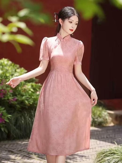 【必入推荐】 吊牌价1688元【MYBL】8628新中式国风高级感暗花过膝长款连衣裙-喜出 商品图0