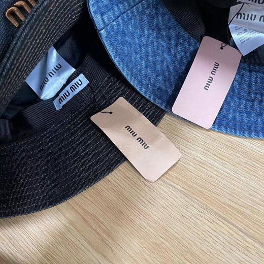 点此购买 miumiu四季款女士渔夫帽 yb 325627 商品图8