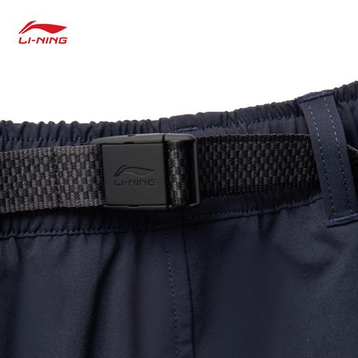 李宁男子反光冰感舒适防晒宽松工装多袋短裤运动短裤AKSV421 商品图9