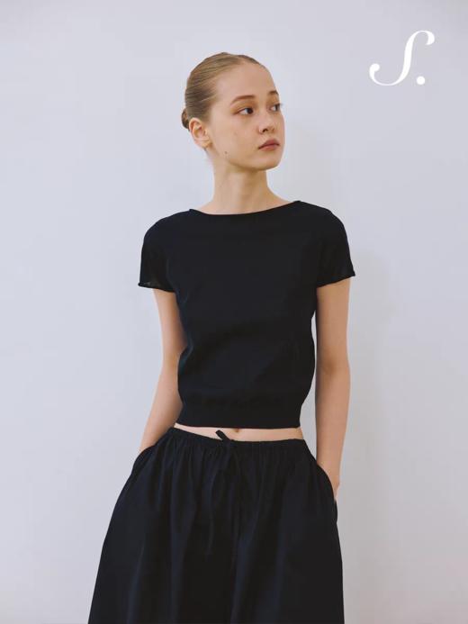 shyshystill/shy202504036/一字领麻感卷边针织纯色两色小上衣 商品图3