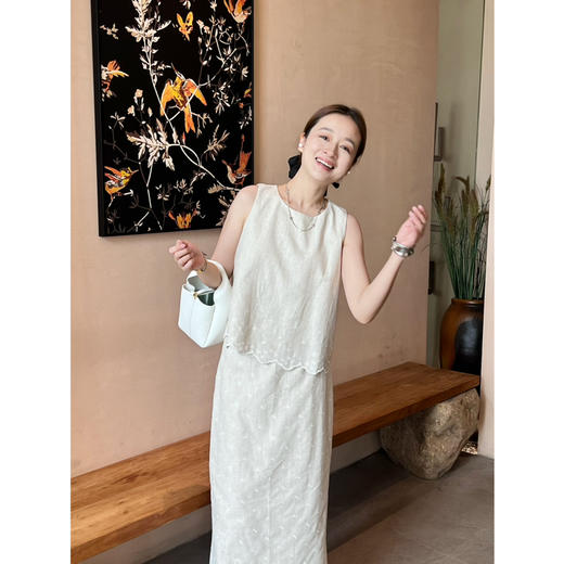 2507503    雏菊刺绣长裙套装（上衣+裙子） 商品图0