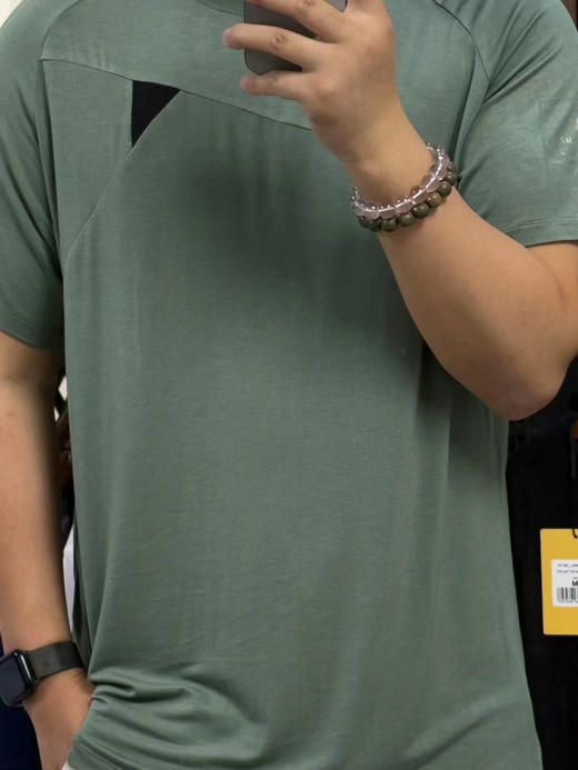 原单正品攀山鼠伐楠龙体恤，正儿八经的美利奴羊毛，天然抗菌，除臭，

产地立陶宛，无论你懂不懂，上身一试，百分之百征服你

渡鸦黑，湖滨绿

尺码S-XXL

原价960 商品图2