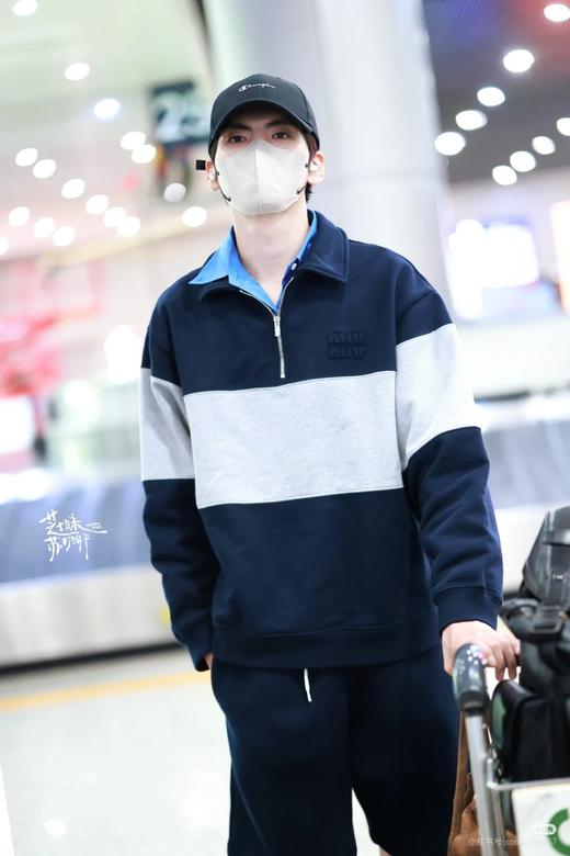 MM 明星同款 25秋冬新款拼色廓形半拉链卫衣 特惠 Z-15535 商品图3