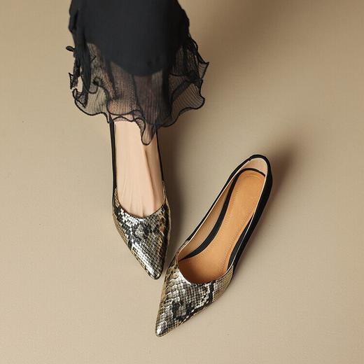 【预售5天】低跟尖头单鞋女洋气百搭设计感蛇纹软底浅口瓢鞋SY&G6001A 商品图2