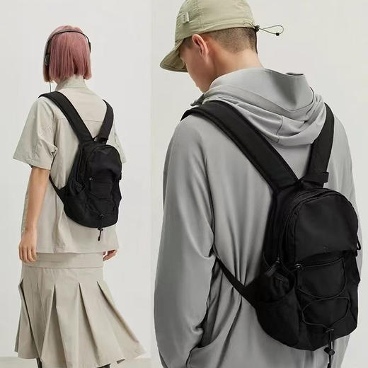 热卖！高颜值 轻便能装！2025年新款S系列 椒盐和猫 户外撞色多用途双肩登山包 撞色设计 轻盈方便 商品图9