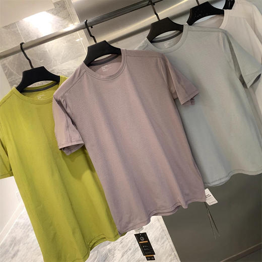 全身透气网孔！UPF40 袋装夏季防晒黑科技净色休闲短袖情侣款 商品图3