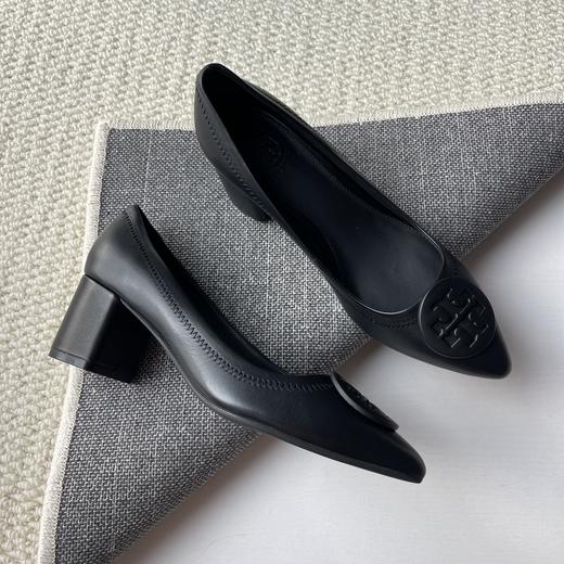 点此购买 TB托里伯奇女士经典尖头中跟女鞋 dx 325584 商品图5