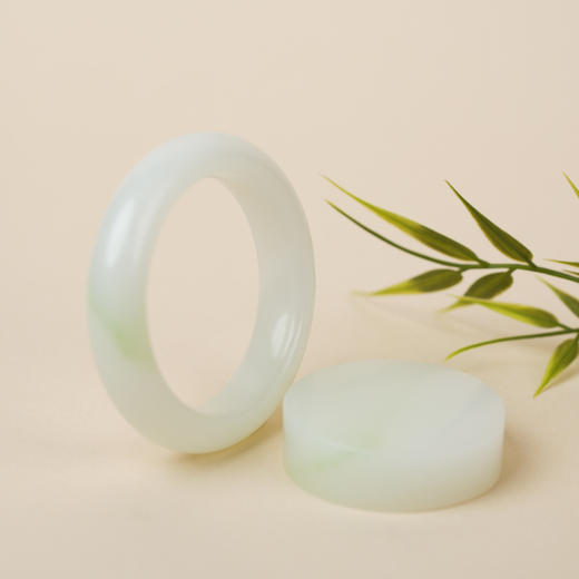 （中国玉都揭阳溯源）翠青·冰底葡萄肉和田玉首饰系列，高货翠青冰点价，冰肌玉骨藏葡萄，腕间凝作一泓清水 商品图11