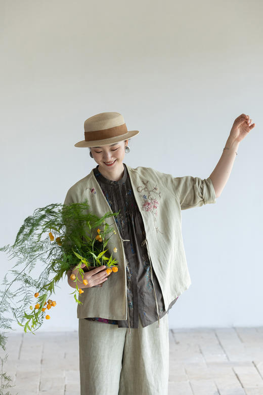 牧衣游原创 手工刺绣棉麻混织短外套慵懒感轻薄质朴系带开衫 愿如 商品图5