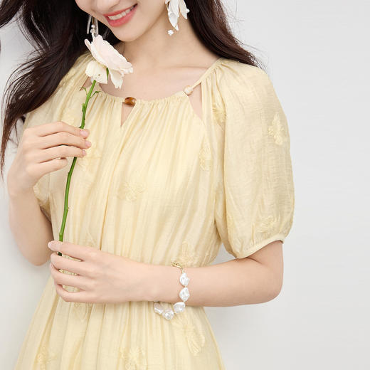 【专属特价】熙世界【含亚麻】波嬉风刺绣连衣裙女夏季新款泡泡袖显瘦收腰长裙 商品图1