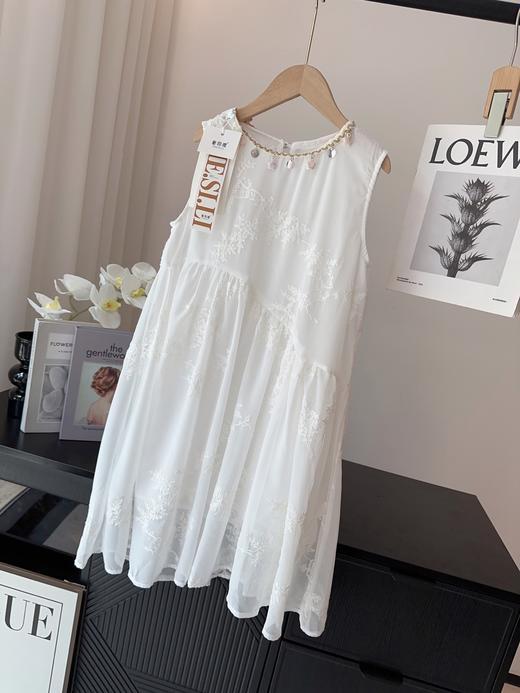 直发 领口定制贝壳花串 白月光浮雕刺绣 度假风连衣裙 商品图1