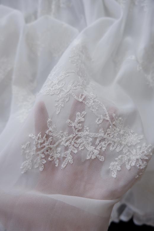 直发 领口定制贝壳花串 白月光浮雕刺绣 度假风连衣裙 商品图2