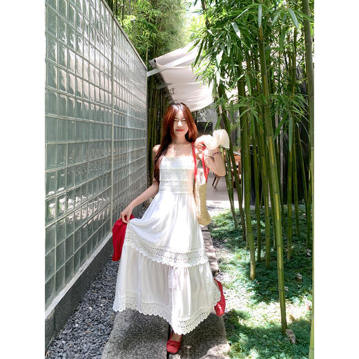 <曾小咸推荐>法式蕾丝镂空花边白色吊带连衣裙 商品图0