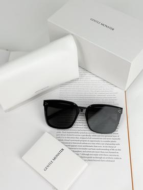 QT70-GENTLE MONSTER 内侧字母标识 板材镜架 方形 太阳眼镜 男女同款情侣款 黑色（ZT*JH）夏季专享