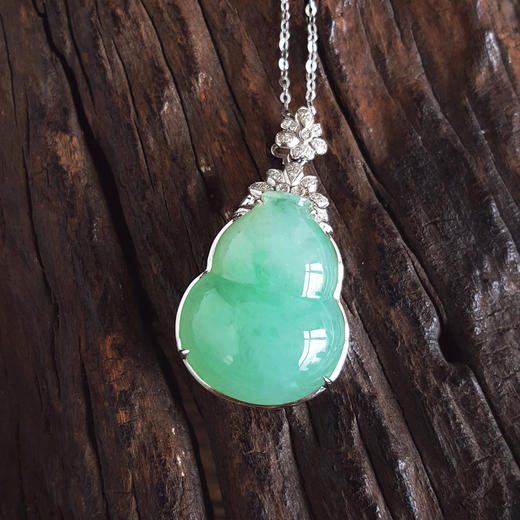 【天然正品】A货翡翠AU750白金镶钻镶天然细腻糯冰种葫芦（福禄平安）翡翠吊坠项链30.2*17.2*8.8MM（皆取最大值）女士现售价：3280！310325AH59 商品图4