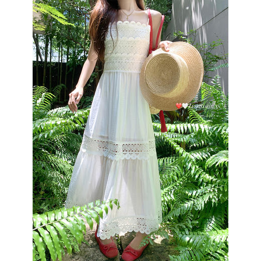 <曾小咸推荐>法式蕾丝镂空花边白色吊带连衣裙 商品图1
