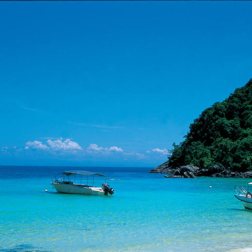 3天2晚【马来西亚月之影度假村】暑期/国庆/春节可用！全球奢华精品酒店！含月之影每日三餐、丛林徒步等，赠1晚吉隆坡/马六甲酒店含早住宿及吉隆坡接/送机，度假推荐~ 商品图1