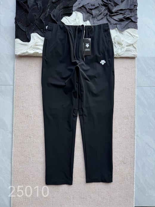 点此购买 迪桑特综训运动健身男士户外休闲梭织运动速干长裤 LL 325712 商品图1