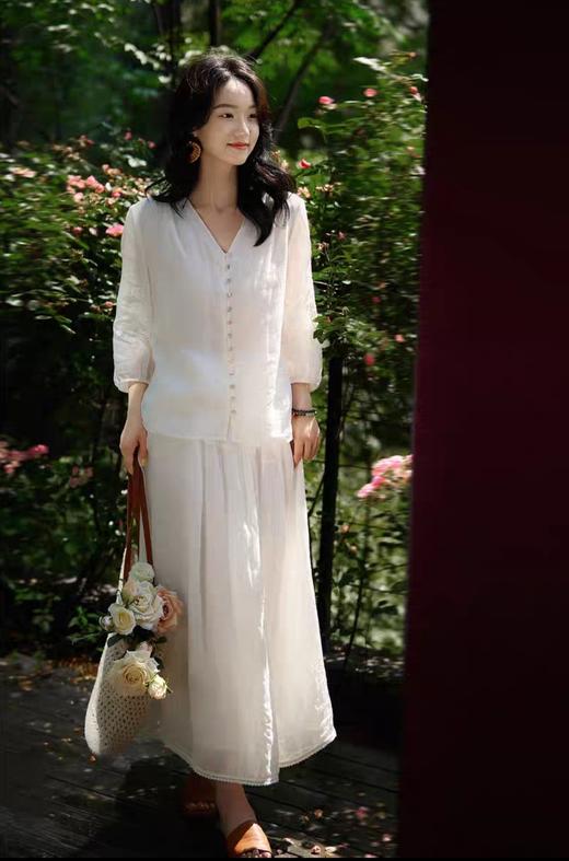 灵动呼吸感三季好穿苎麻重工刺绣V领衬衫 商品图6