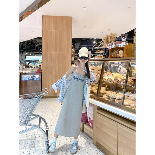 <曾小咸推荐>韩系灰色吊带连衣裙蓝格衬衫 商品图3
