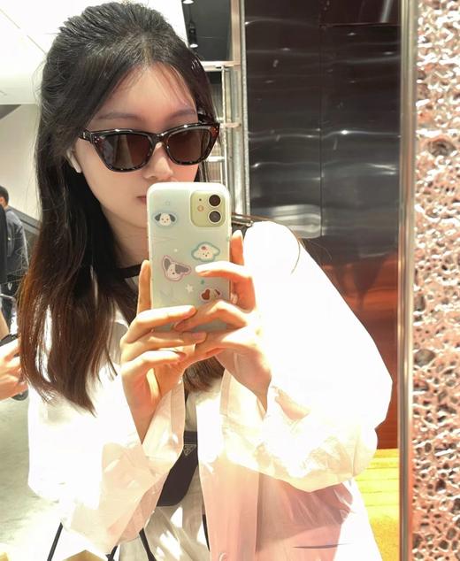 QT70-GENTLE MONSTER 内侧字母标识 板材镜架 方形 太阳眼镜 男女同款情侣款 黑色（ZT*JH）夏季专享 商品图3