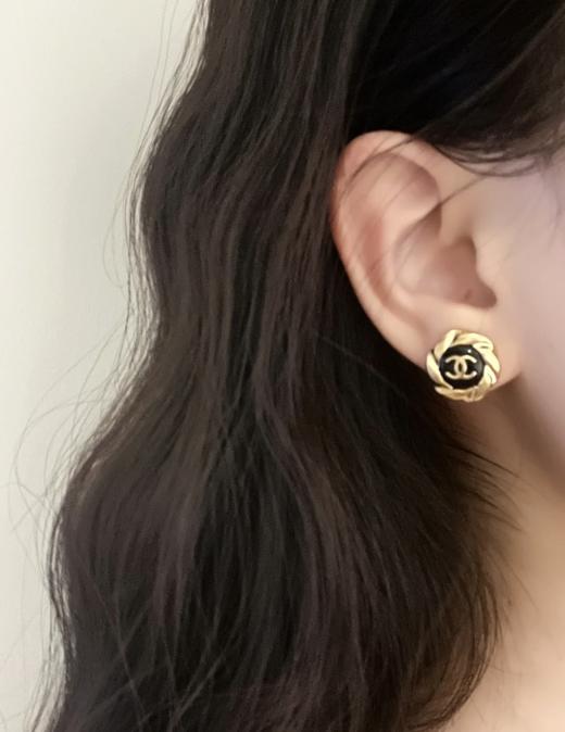 香奈儿 圆黑金边耳钉 （XTY） 商品图11