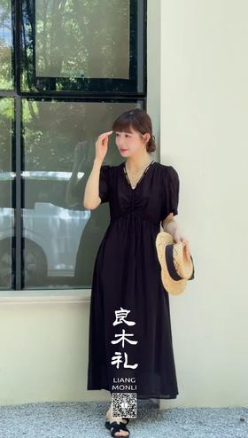 简约——V领连衣裙