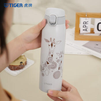 虎牌（TIGER）轻巧便携弹盖保温杯梦重力大容量水杯MCT-A601-WUT 长颈鹿600ML /厨具 /水具 /保温杯 商品图1