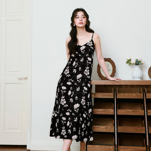【商场同款】诗凡黎吊带碎花裙2025夏新款度假风连衣裙3G4590871 商品图3