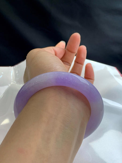 620640，58.2圈口，糯化满紫圆条福镯，几乎满全紫色，色泽浓郁，水头好 商品图5