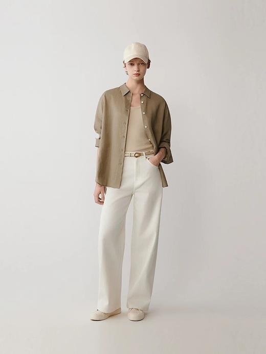 一店d  𝐈𝐂𝐈𝐂𝐋𝐄之禾苎麻衬衫
𝟐𝟓新款 精致女人标配！打破传统衬衫的单调 有弧度的宽松版型 配上苎麻特有的轻盈通透 整体都在散发着随性和自在 商品图5